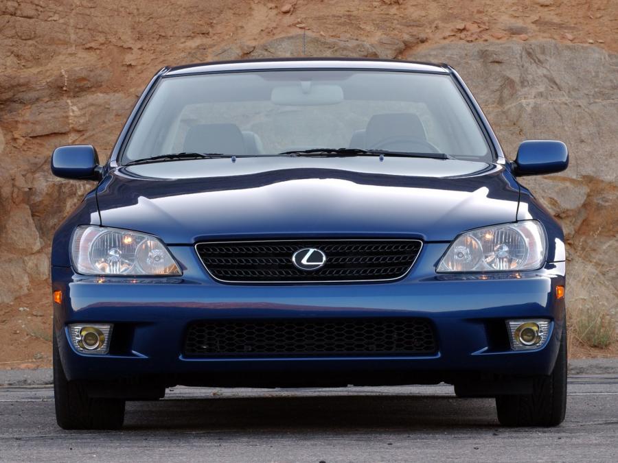  Lexus IS300 2001 года  (фото 10 из 23)